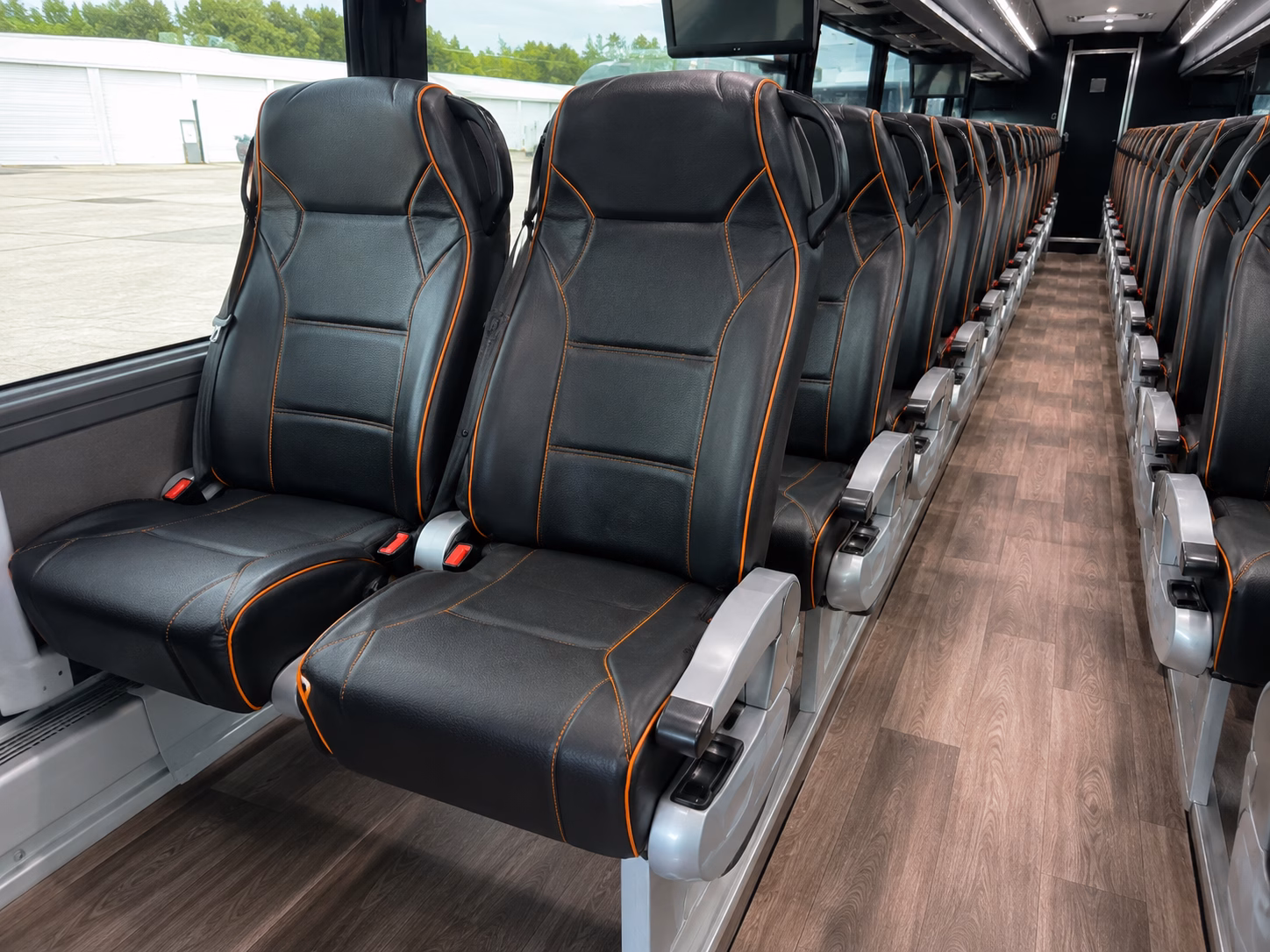 got 30 seconds find a charter bus to orlando sports venues right now